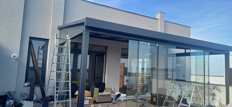 Inchideri terase, balcoane si foisoare cu sticla glisanta securizata